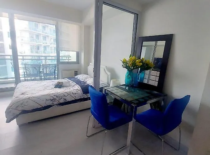 Apartahotel Azure Paranaque - View *